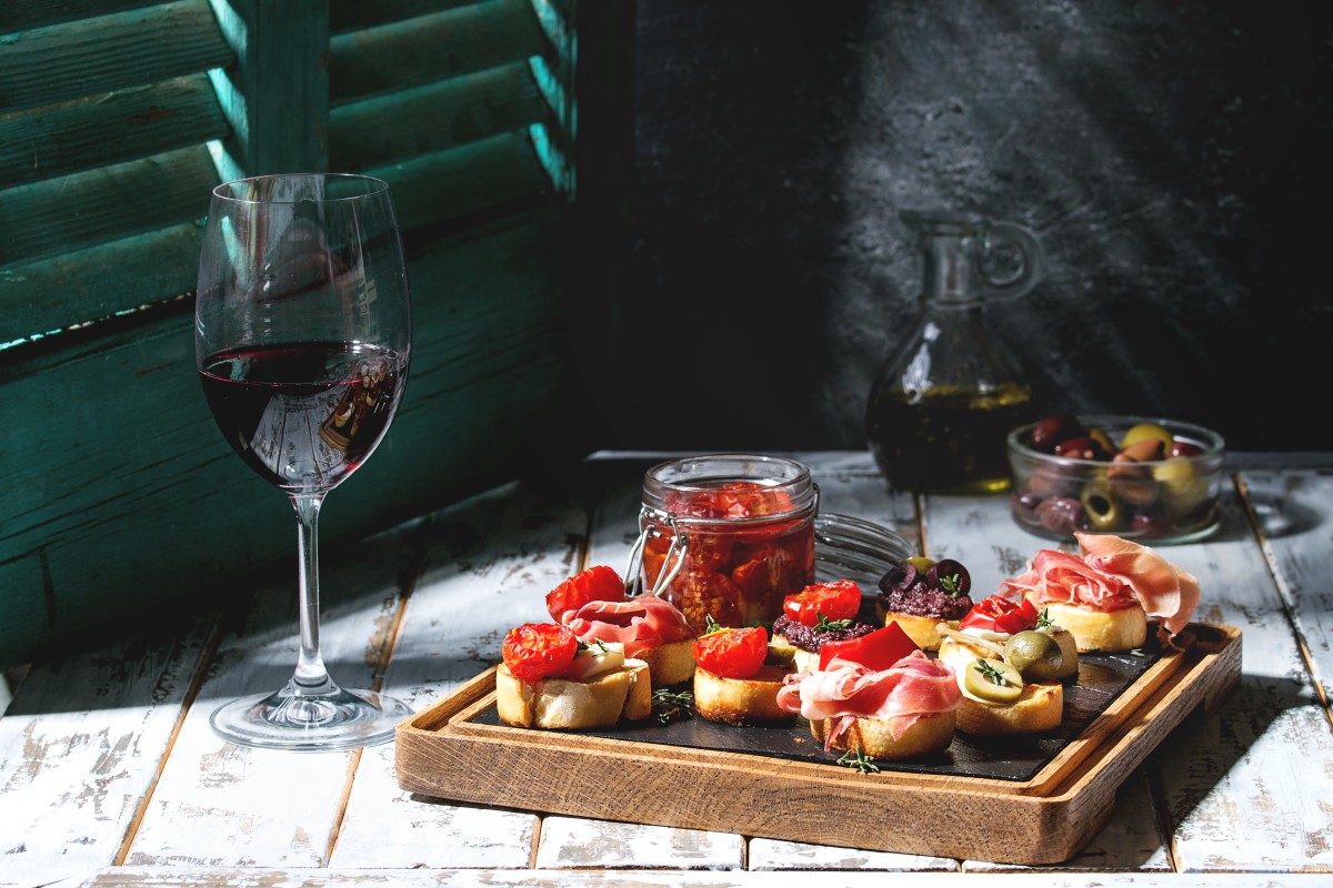 Discover 8 Top Snacks for wine! 1 Discover 8 Top Snacks for wine!