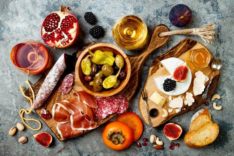 Discover 8 Top Snacks for wine!