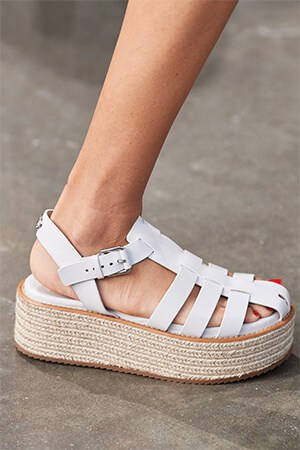 what shoes to buy for this summer 2020? 3 what shoes to buy for this summer 2020?