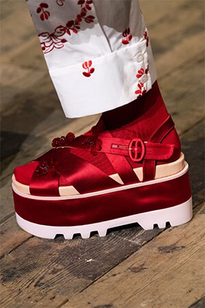what shoes to buy for this summer 2020? 4 what shoes to buy for this summer 2020?