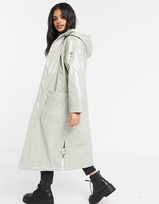 What To Wear In The Rain? Exciting Stylish Clothes And Accessories For ...