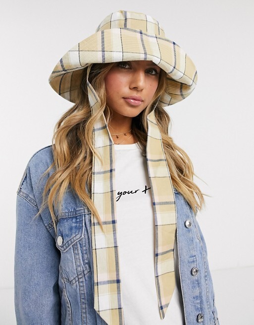 What to wear in the rain? Exciting stylish clothes and accessories for bad weather 26 What to wear in the rain? Exciting stylish clothes and accessories for bad weather
