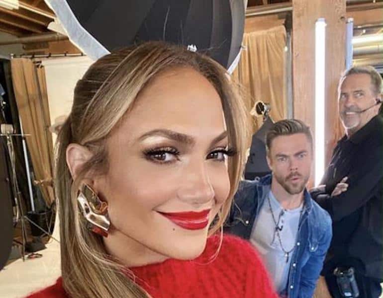 Beauty failure of the day! 51-year-old Jennifer Lopez appeared with a “dirty” make-up