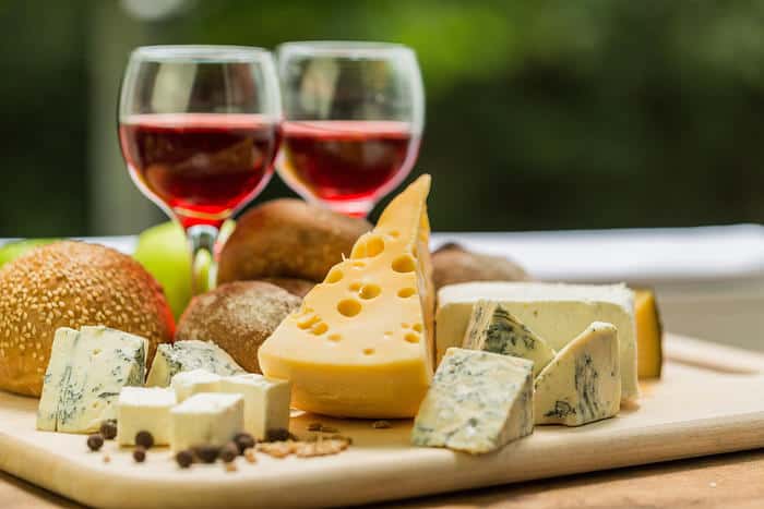 Myths about cheese. Where is the truth and where is the lie 2 Myths about cheese. Where is the truth and where is the lie