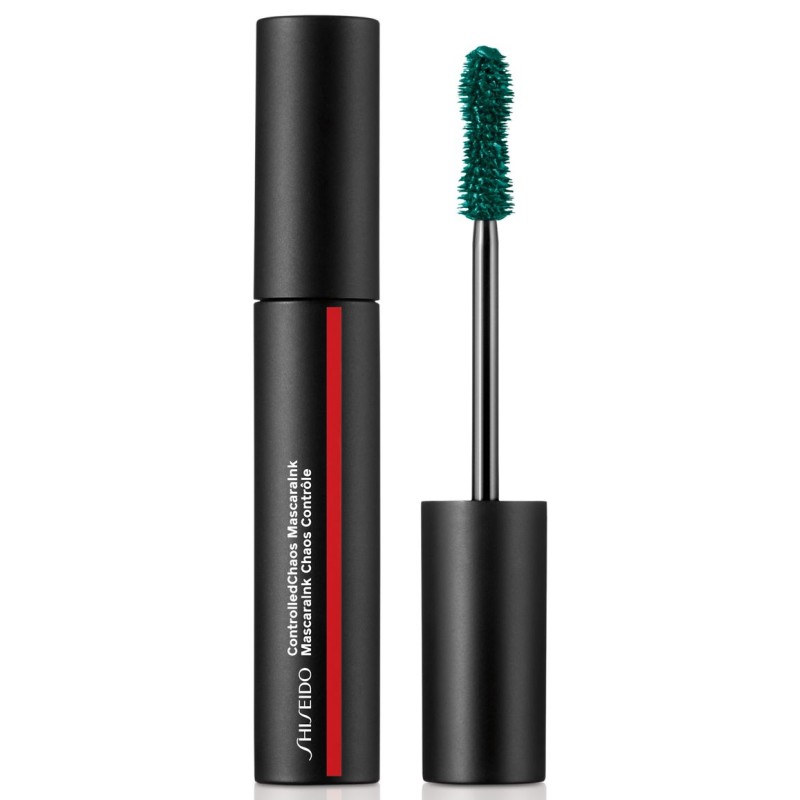 Colored mascara fashion makeup trend 2020